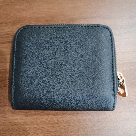 Juicy Couture Black Wallet with Gold Accent - Picture 4 of 5
